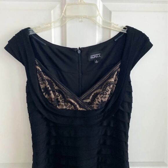 Adrianna Papell Lace Ruched Sheath Dress - Picture 4 of 10